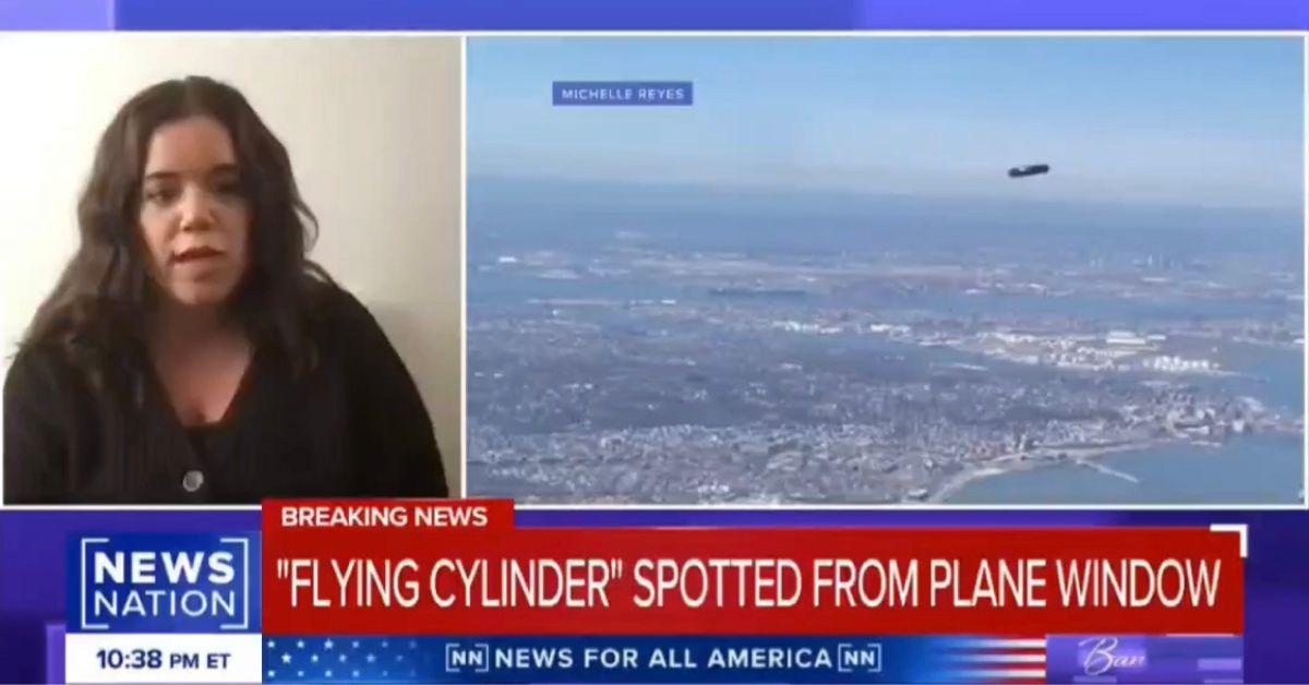 possible ufo new york city plane passenger laguardia airport report