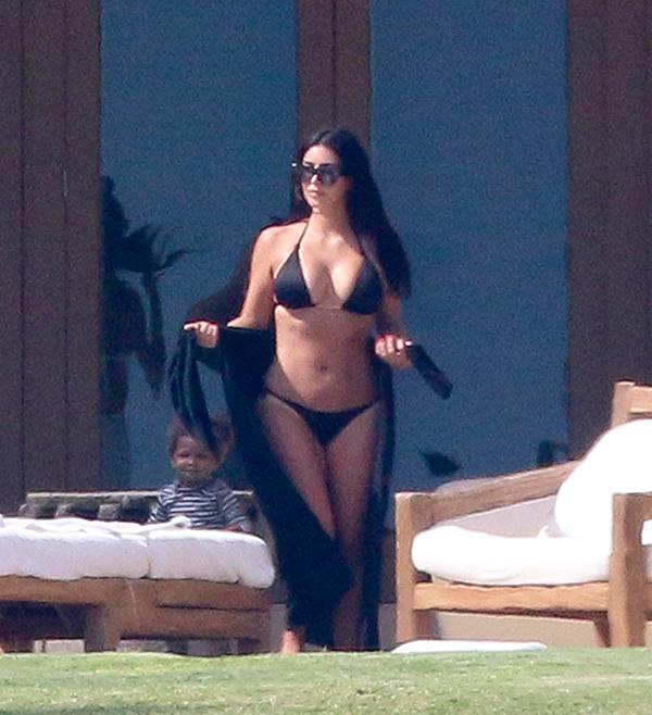 //Kim Kardashian Sexiest Photos