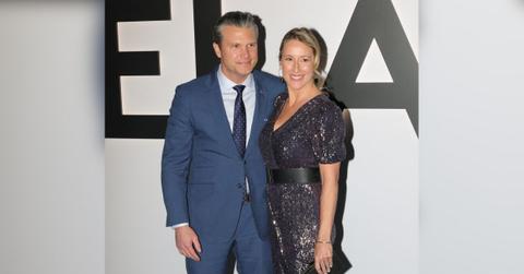 Photo of Pete Hegseth and wife