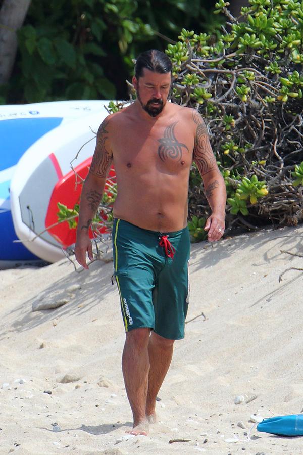 //Shirtless Dave Grohl