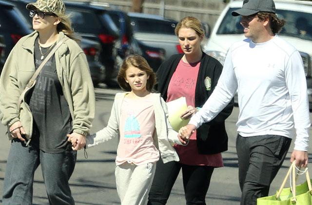 Jamie Lynn Spears Daughter Maddie Leaves Hospital Photos