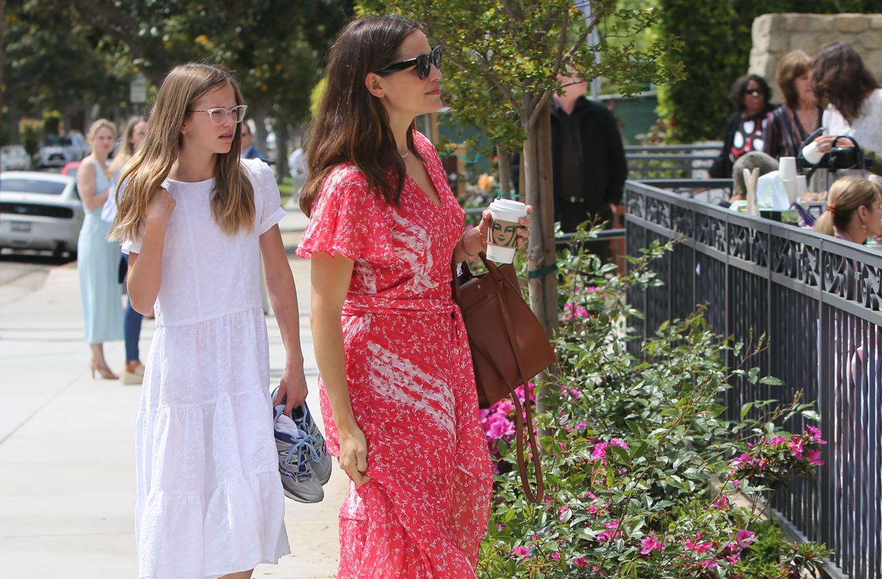 Jennifer Garner & Ben Affleck Attend Easter Sunday Church With Their Mini-Me Kids!