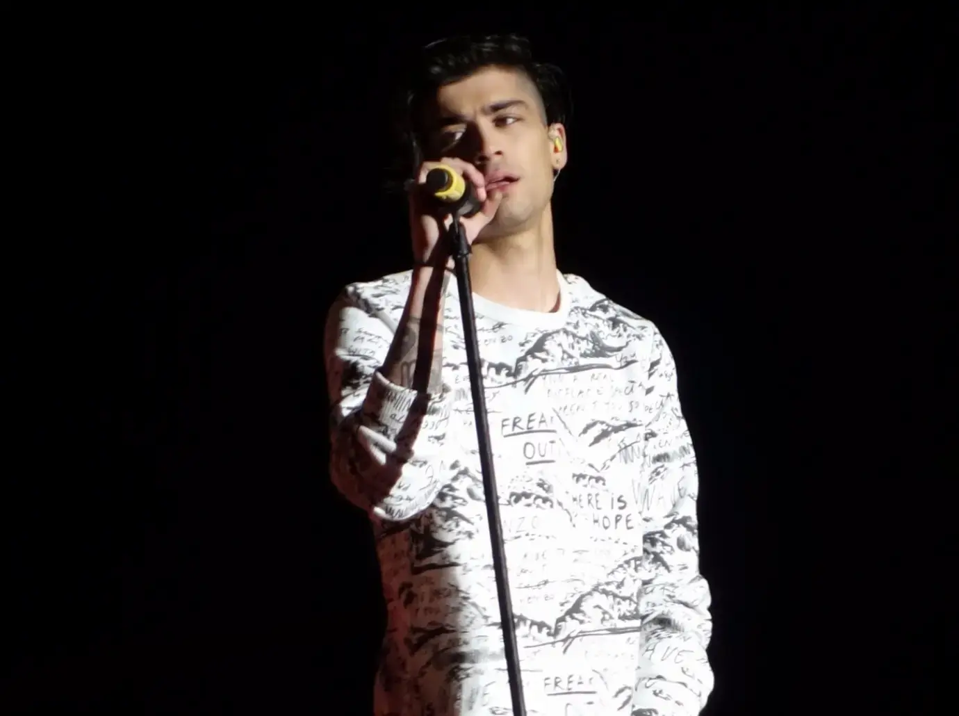 zayn malik in wake of bandmate liam paynes death