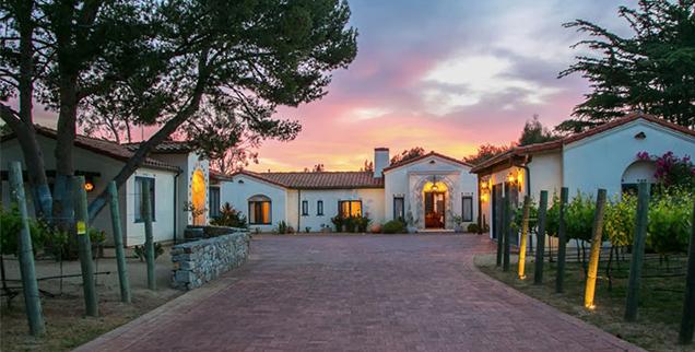 //emilio estevez malibu vineyard home