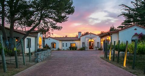 //emilio estevez malibu vineyard home