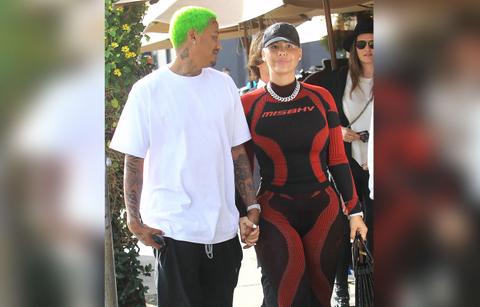 amber rose smoking texting photos baby daddy ae edwards breakup girls cheating scandal r