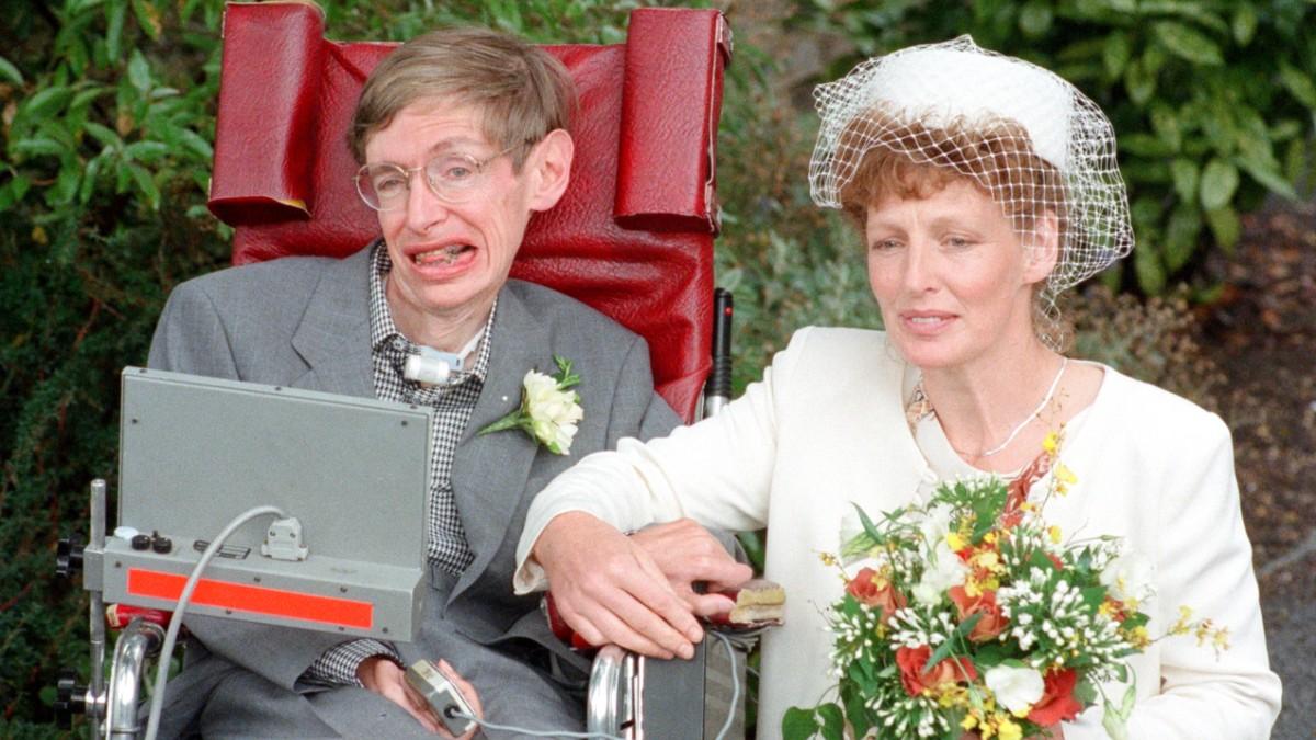 Photo of Stephen Hawking and Elaine Mason