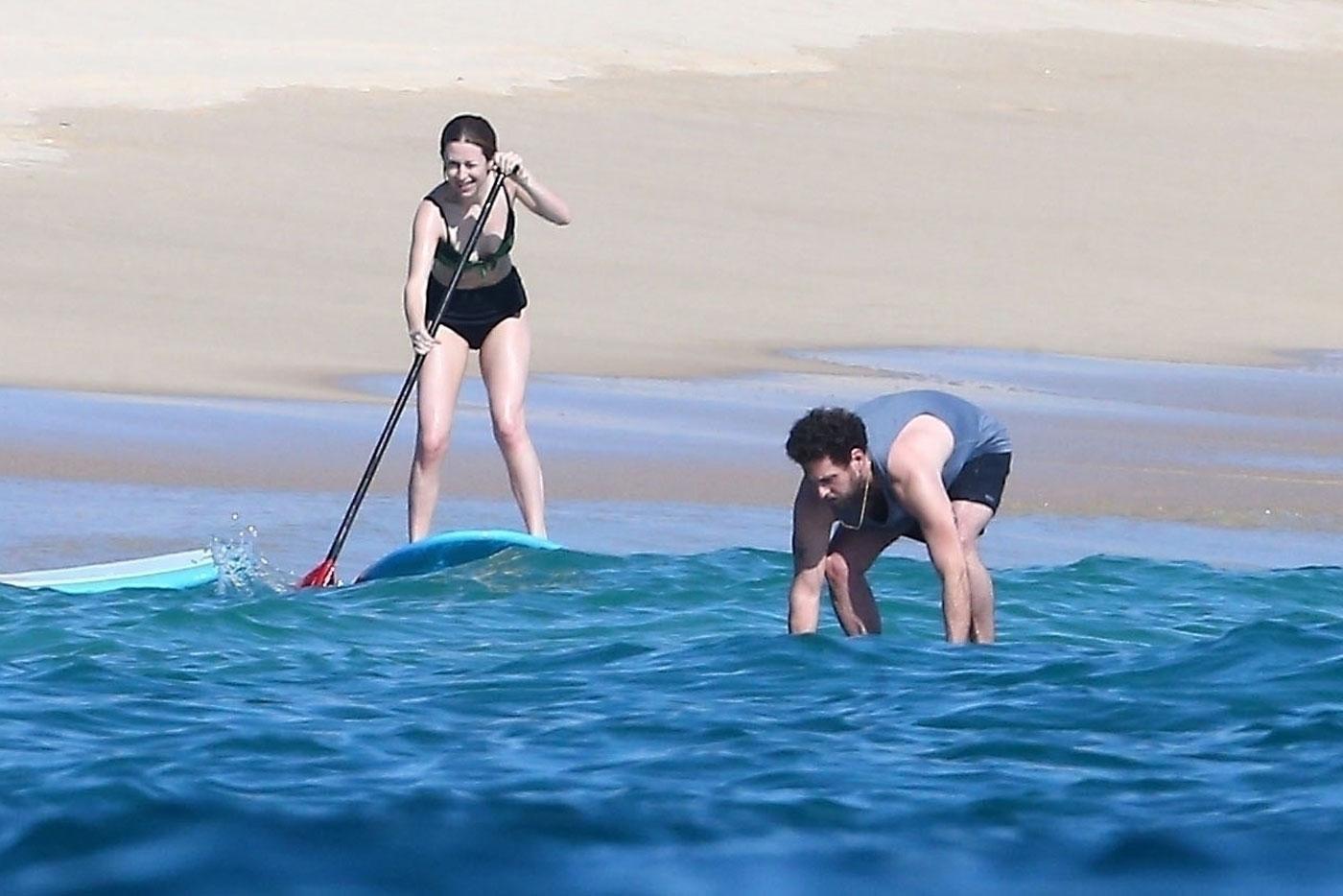 //Jonah Hill girlfriend beach pda