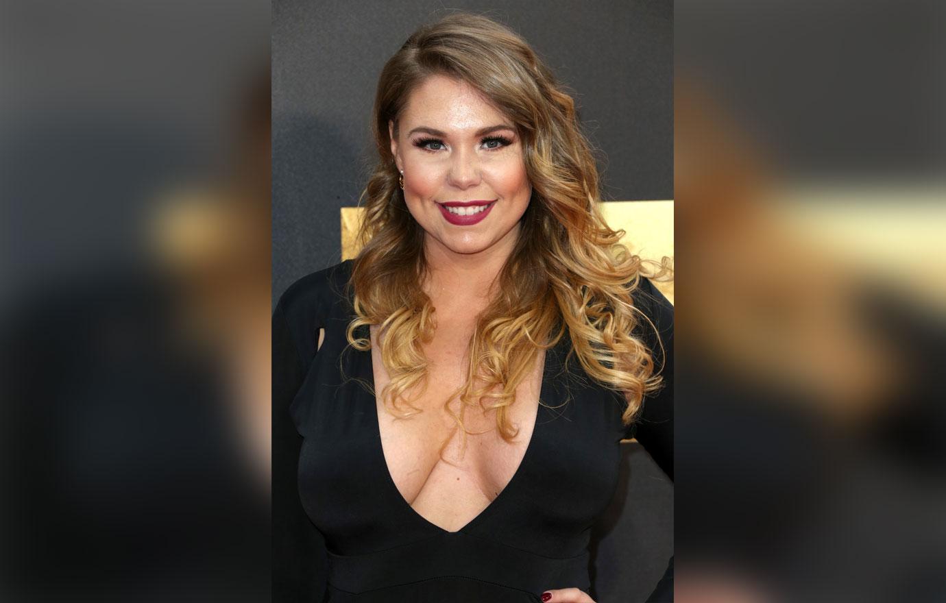 kailyn lowry caught in bed shirtless mystery man teen mom