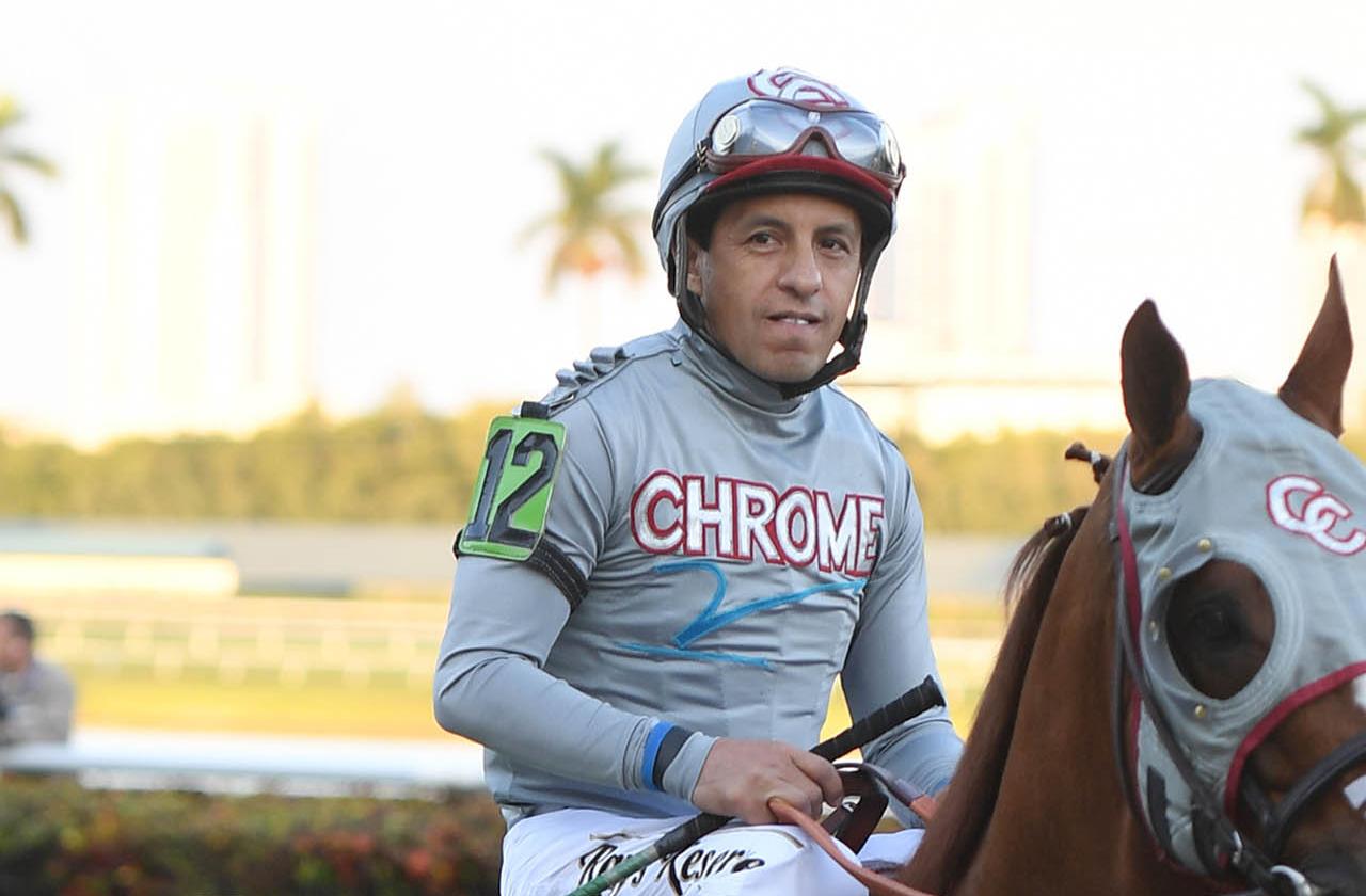 //jockey victor espinoza injured after horse dies PP