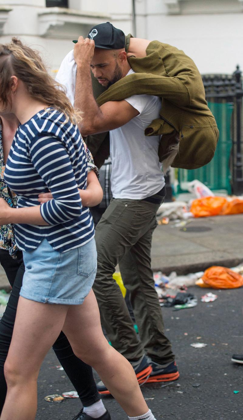 Lily Allen Collapse Drinking Smoking Binge