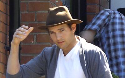 //ffn_kutcher_ashton_flynetuk__