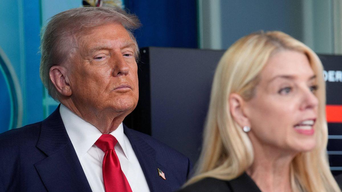 Photo of Donald Trump and Pam Bondi