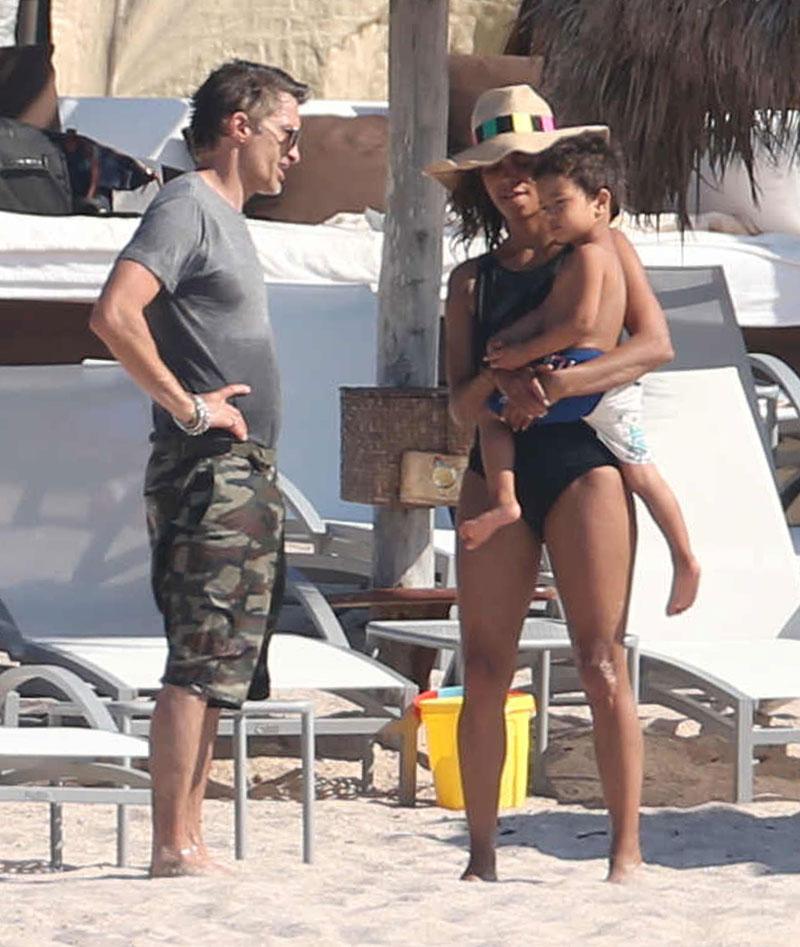 Halle Berry Divorce Olivier Martinez Vacation Mexico