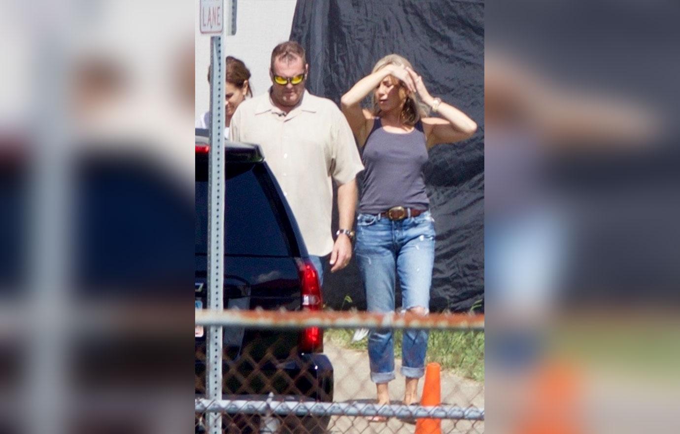 Jennifer Aniston Braless On Movie Set