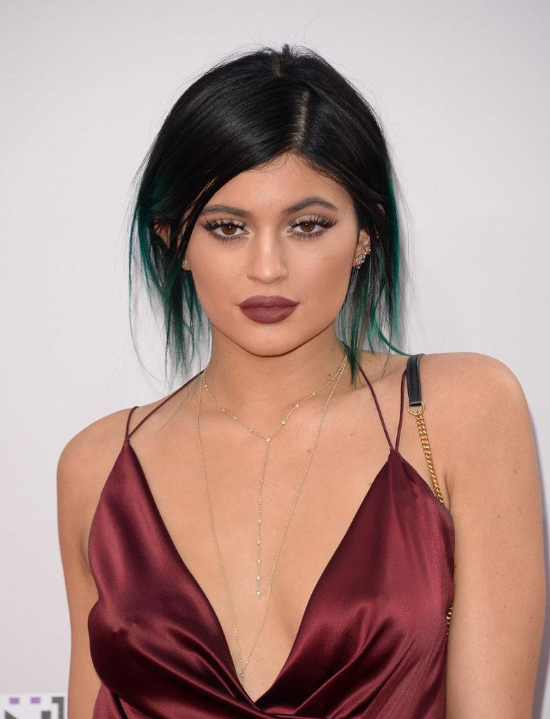 //Kylie Jenner Plastic Surgery Makeover