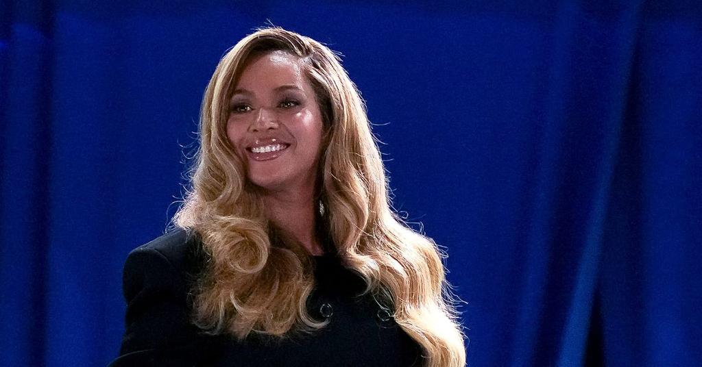 Beyoncé 'Struggling With 50lb Weight Gain and Feels Painfully Aware of ...