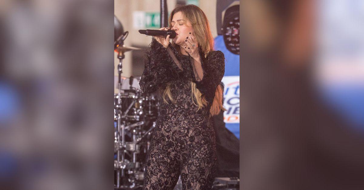 Photo of Kelly Clarkson