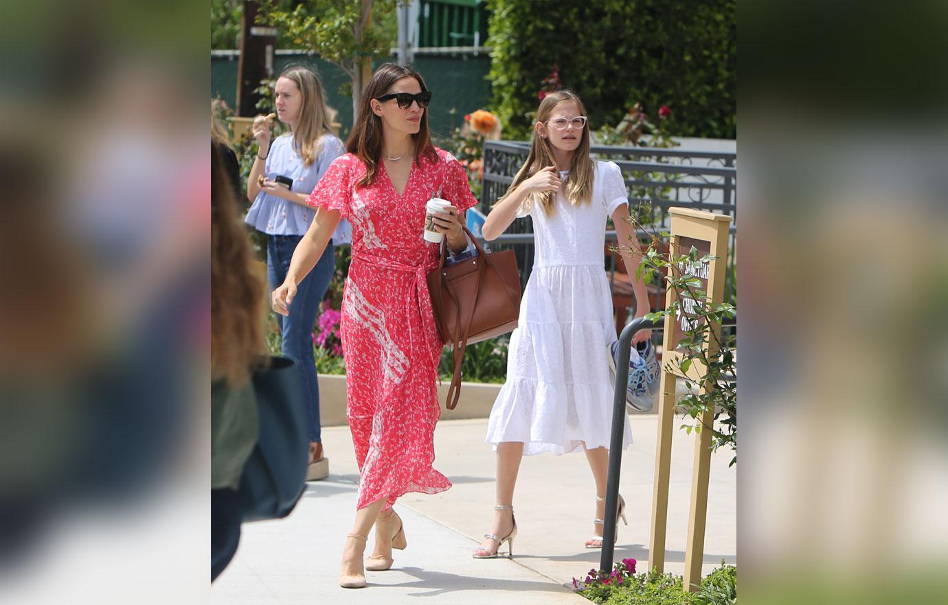 Jennifer Garner & Ben Affleck Attend Easter Sunday Church With Their Mini-Me Kids!