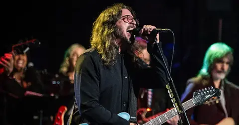 dave grohl risks losing half his fortune