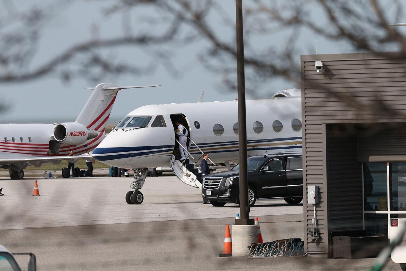 Kim And Kourtney Return Home After Khloe Kardashian Gives Birth