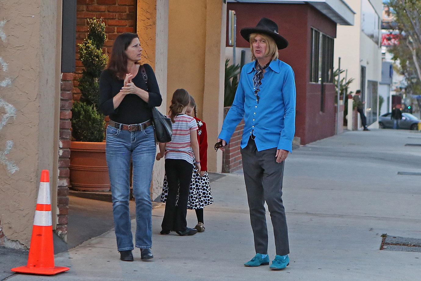 //lisa marie presley divorce husband michael lockwood enjoys dinner with twins