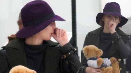 //jennifer lawrence thumb splash