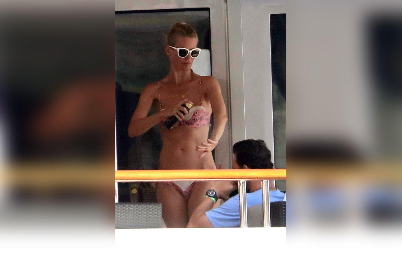 Claudia Schiffer Bikini 47 Husband Kids