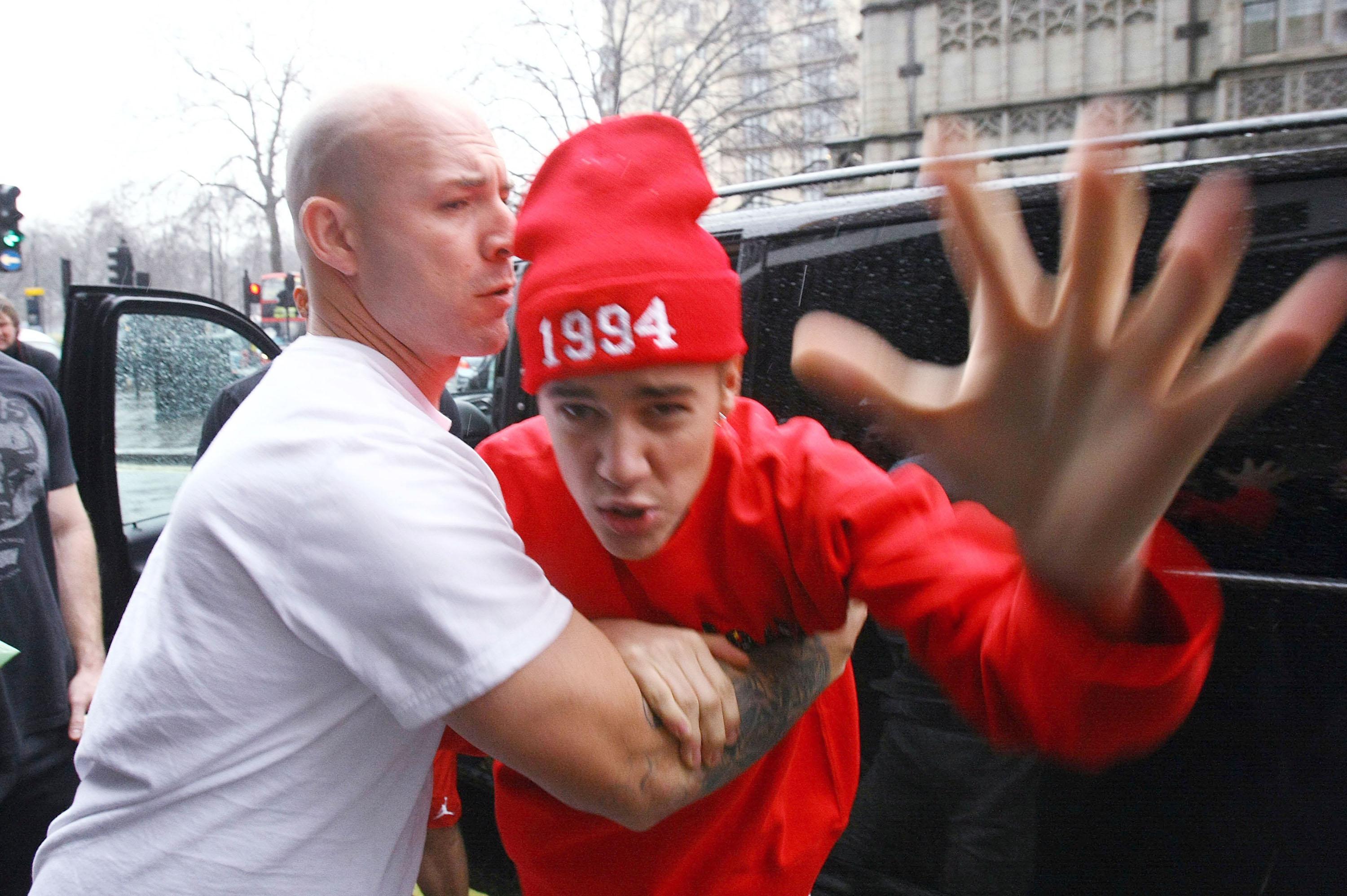 Justin Bieber Hollywood V The Paparazzi Celebrity Fights