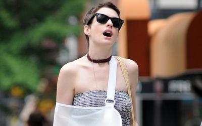 //anne hathaway injury inf post