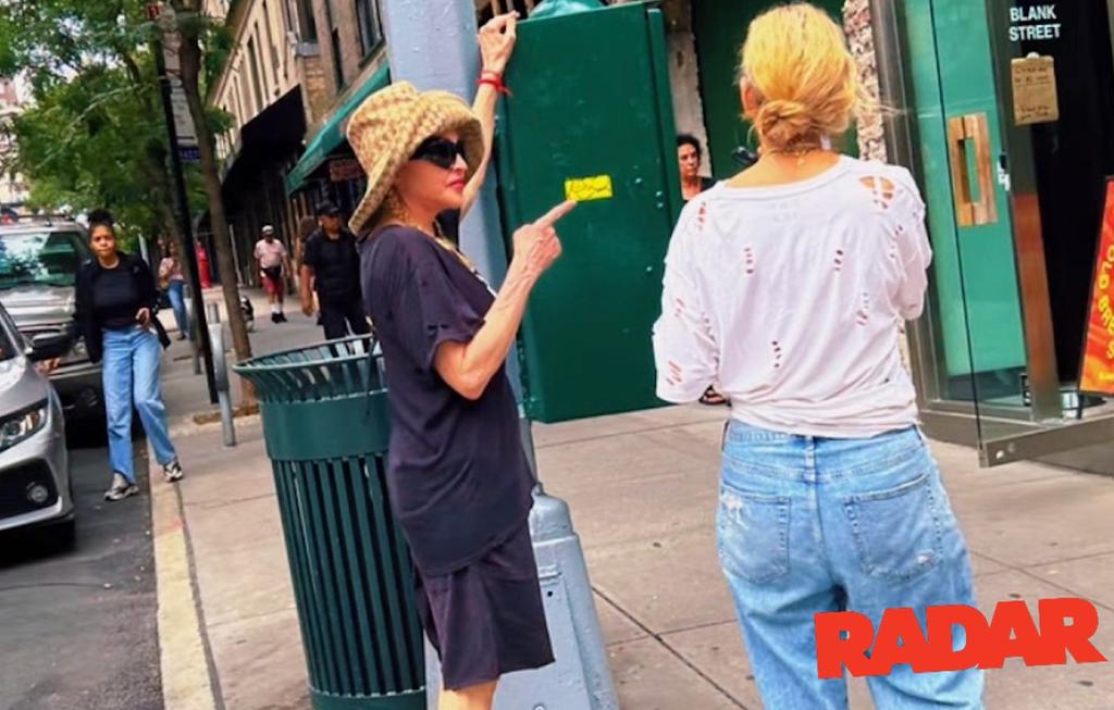 Madonna Spotted In NYC After Hospitalization Photos(02)