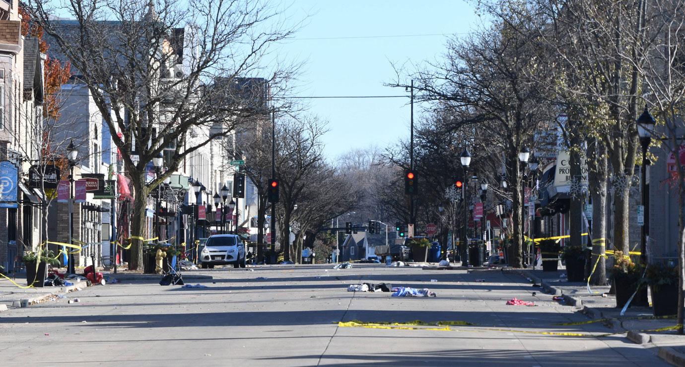 darrell brooks suspect drove car sunday waukesha christmas parade video being arrested