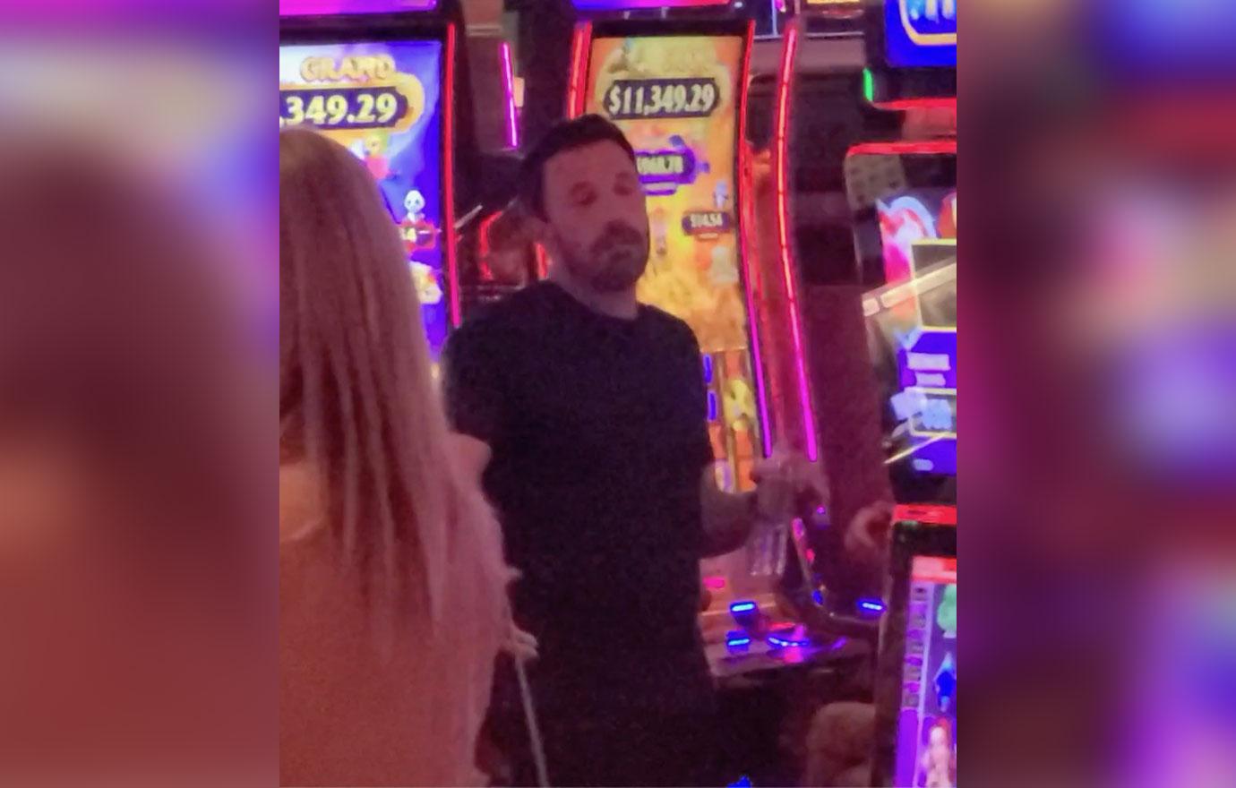 ben affleck jennifer lopez mom guadalupe rodriguez las vegas casino photos