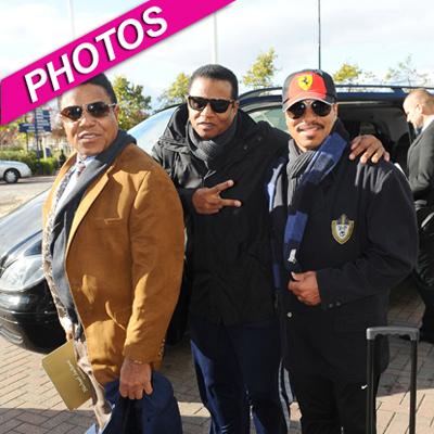 //jacksons arrive in cardiff