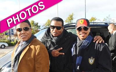 //jacksons arrive in cardiff