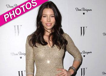 //jessica biel w magazine party post