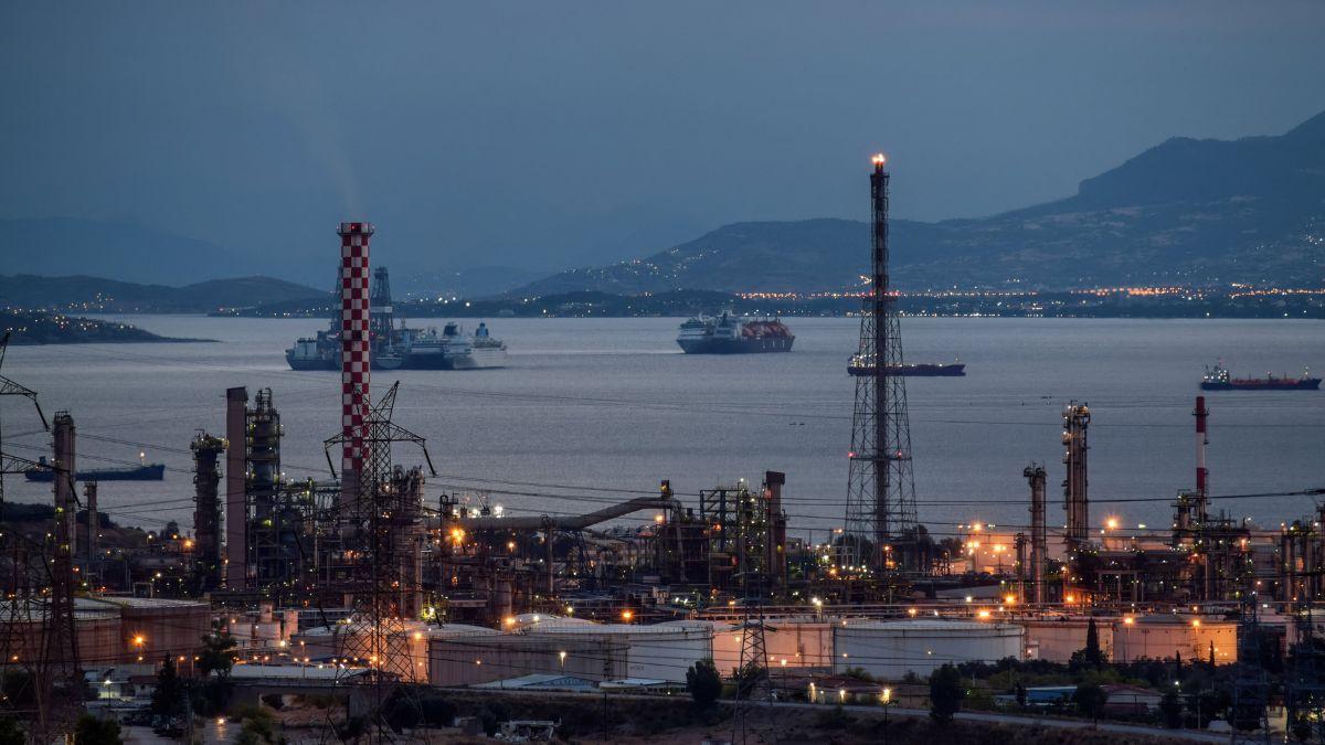 Photo of an Oil refinery