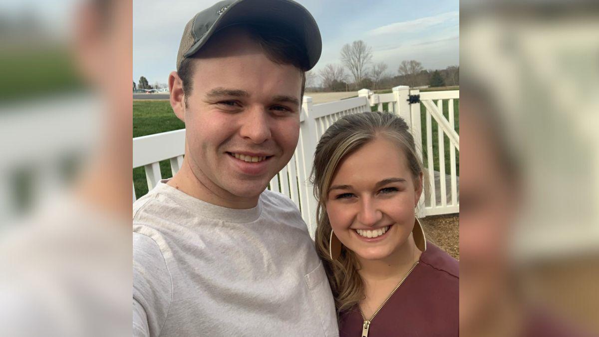 Photo of Joseph and Kendra Duggar Title