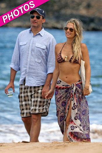 Molly Sims Spends Weekend in South Beach