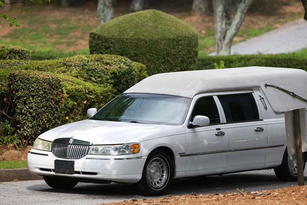 //bobbi kristina funeral wake murray brothers home