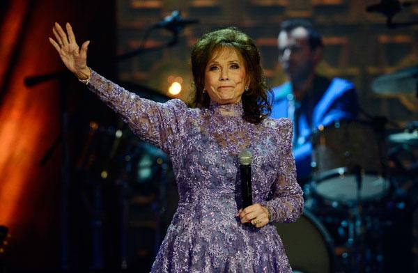 Loretta Lynn Snubs Gravely Ill Granddaughter