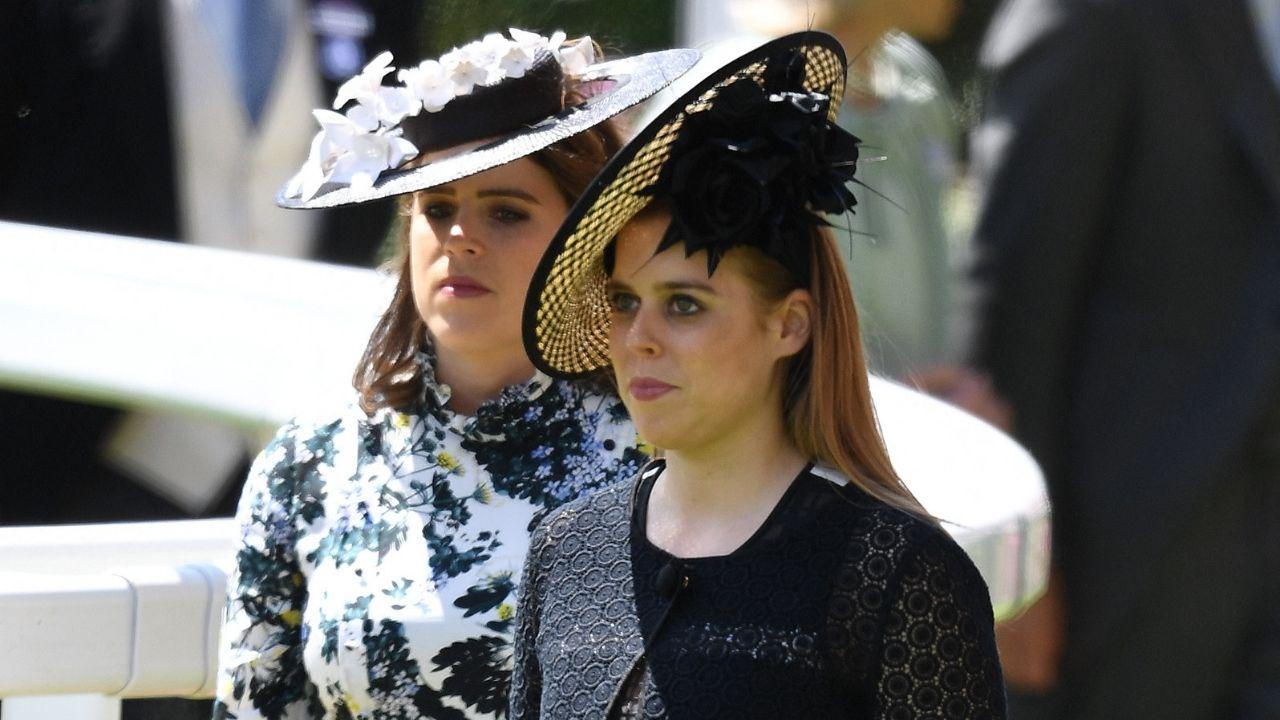 Photo of Princesses Beatrice and Eugenie