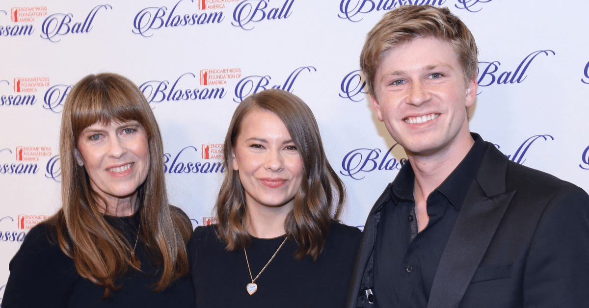 Photo of Terri, Bindi and Robert Irwin