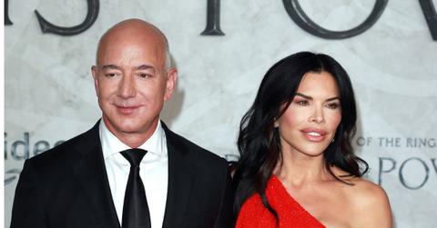 Photo of Jeff Bezos and Lauren Sánchez