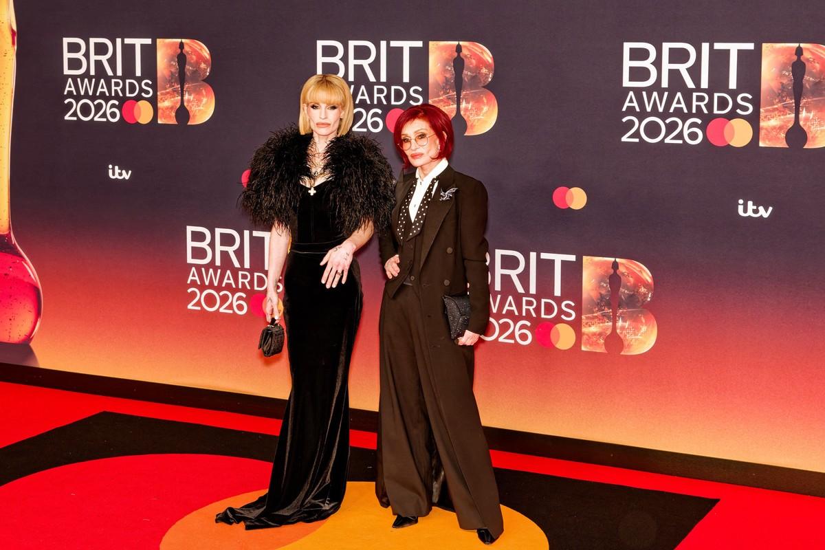 Sharon Osbourne defended Kelly against body-shaming in an interview with Piers Morgan.