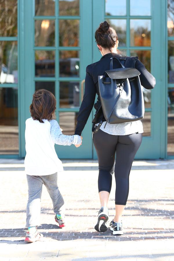 Stretched Thin! 10 Photos Of Kim Kardashian & Her Sisters Wearing Their  Fave Workout Pants In Public