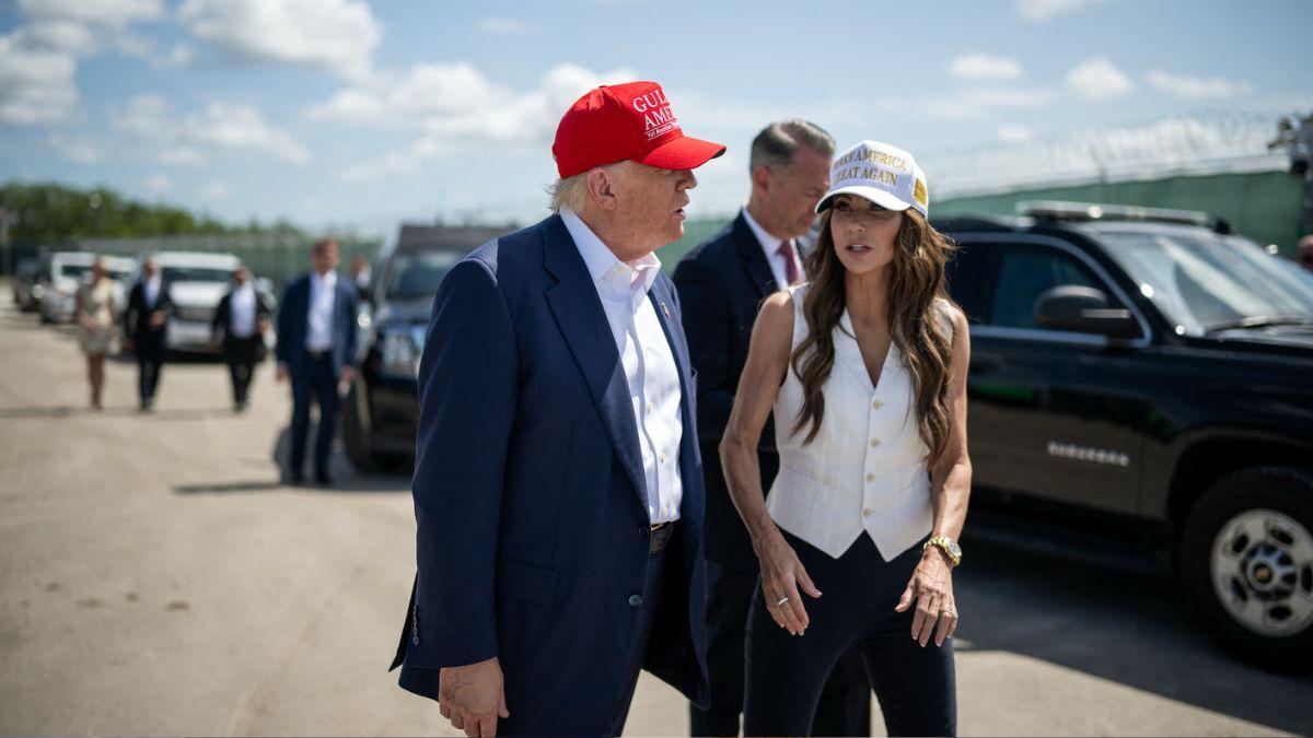 Photo of Donald Trump, Kristi Noem