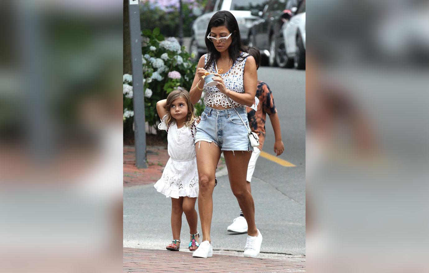 //Kourtney kardashian kids scott disick vacation