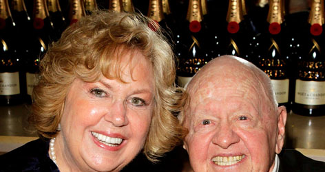 //mickey rooney body wont rest in peace square