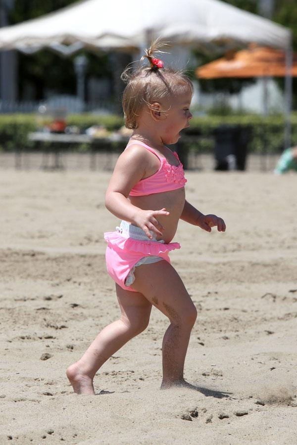 //teen mom leah messer bikini beach day la daughters monster mom